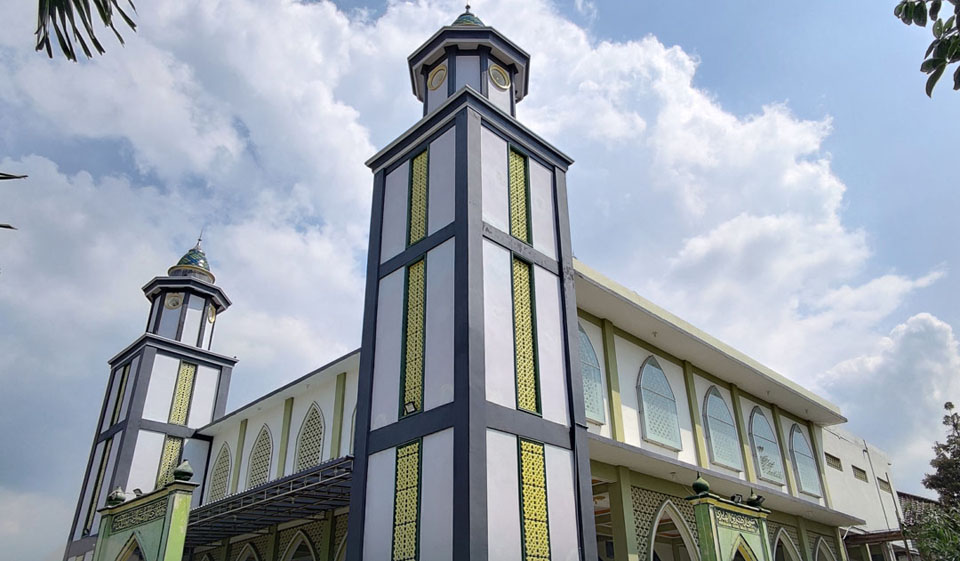 Thoriqul Huda Mosque Karanggondang: Service That Values Your Presence